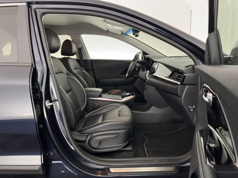 Kia e-Niro ExecutiveLine 64 kWh {SOH-89%}[ 3-Fase ] (INCL-BTW) Aut. *LUXURY-LEATHER | JBL-AUDIO | FULL-LED | NAVI-FULLMAP | DAB | ADAPTIVE-CRUISE | CAMERA | MEMORY-PACK | LANE-ASSIST | CCS-FASTLOADER | KEYLESS | DIGI-COCKPIT | 17"ALU*