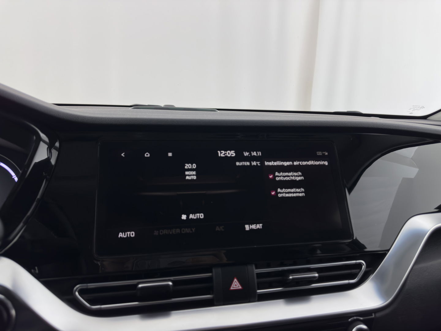 Kia e-Niro ExecutiveLine 64 kWh {SOH-89%}[ 3-Fase ] (INCL-BTW) Aut. *LUXURY-LEATHER | JBL-AUDIO | FULL-LED | NAVI-FULLMAP | DAB | ADAPTIVE-CRUISE | CAMERA | MEMORY-PACK | LANE-ASSIST | CCS-FASTLOADER | KEYLESS | DIGI-COCKPIT | 17"ALU*
