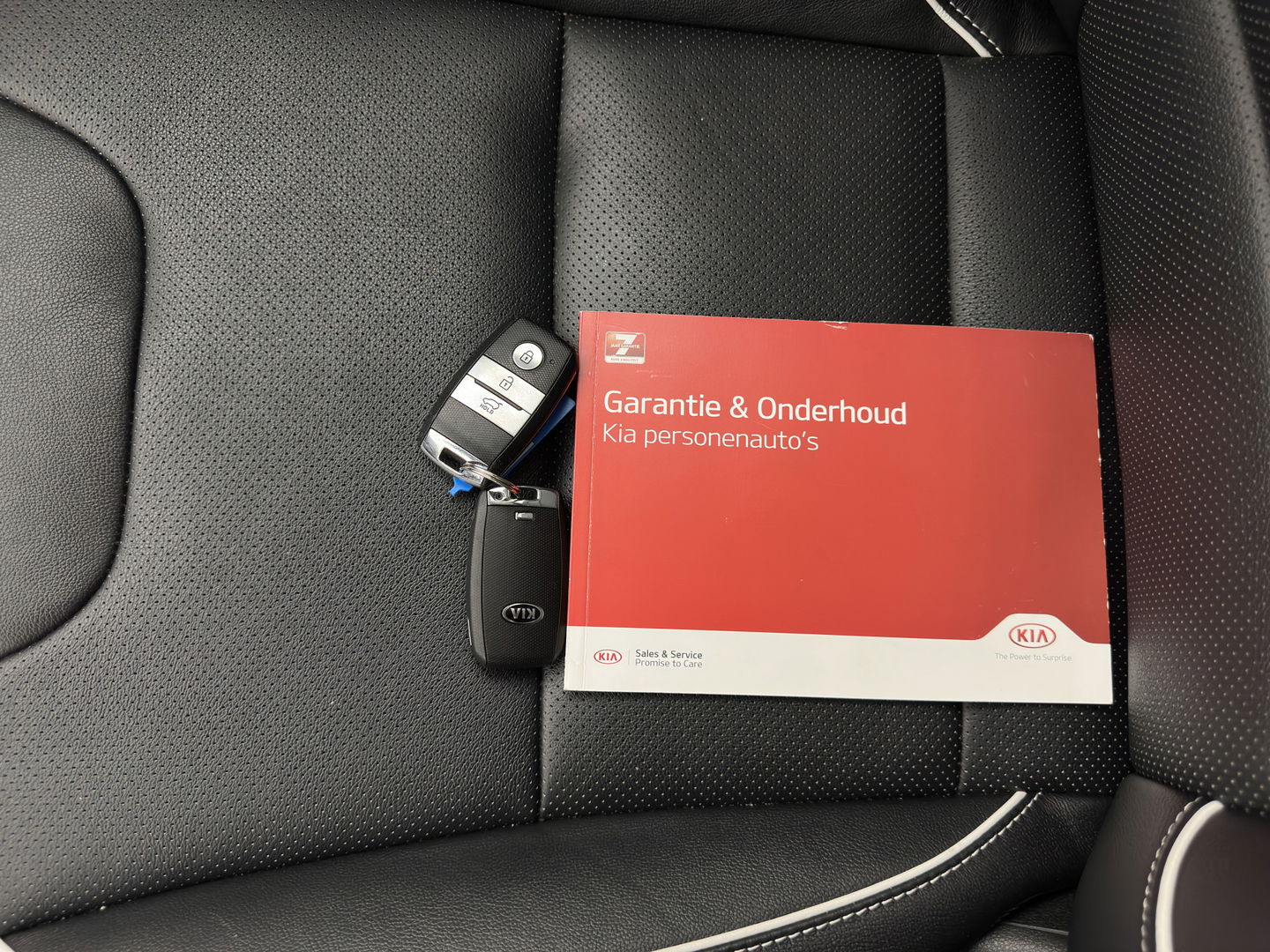 Kia e-Niro ExecutiveLine 64 kWh {SOH-89%}[ 3-Fase ] (INCL-BTW) Aut. *LUXURY-LEATHER | JBL-AUDIO | FULL-LED | NAVI-FULLMAP | DAB | ADAPTIVE-CRUISE | CAMERA | MEMORY-PACK | LANE-ASSIST | CCS-FASTLOADER | KEYLESS | DIGI-COCKPIT | 17"ALU*