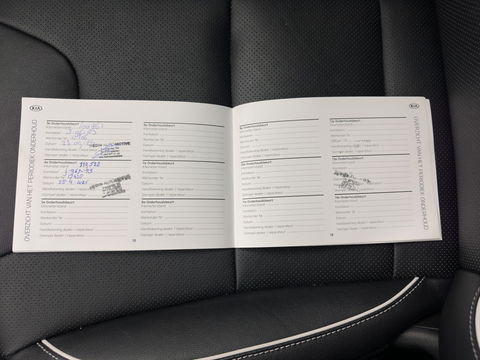 Kia e-Niro ExecutiveLine 64 kWh {SOH-89%}[ 3-Fase ] (INCL-BTW) Aut. *LUXURY-LEATHER | JBL-AUDIO | FULL-LED | NAVI-FULLMAP | DAB | ADAPTIVE-CRUISE | CAMERA | MEMORY-PACK | LANE-ASSIST | CCS-FASTLOADER | KEYLESS | DIGI-COCKPIT | 17"ALU*