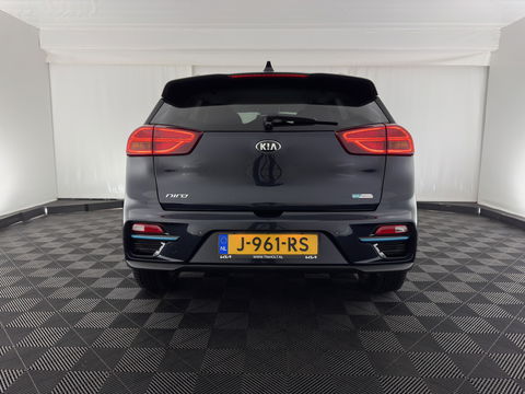 Kia e-Niro ExecutiveLine 64 kWh {SOH-89%}[ 3-Fase ] (INCL-BTW) Aut. *LUXURY-LEATHER | JBL-AUDIO | FULL-LED | NAVI-FULLMAP | DAB | ADAPTIVE-CRUISE | CAMERA | MEMORY-PACK | LANE-ASSIST | CCS-FASTLOADER | KEYLESS | DIGI-COCKPIT | 17"ALU*