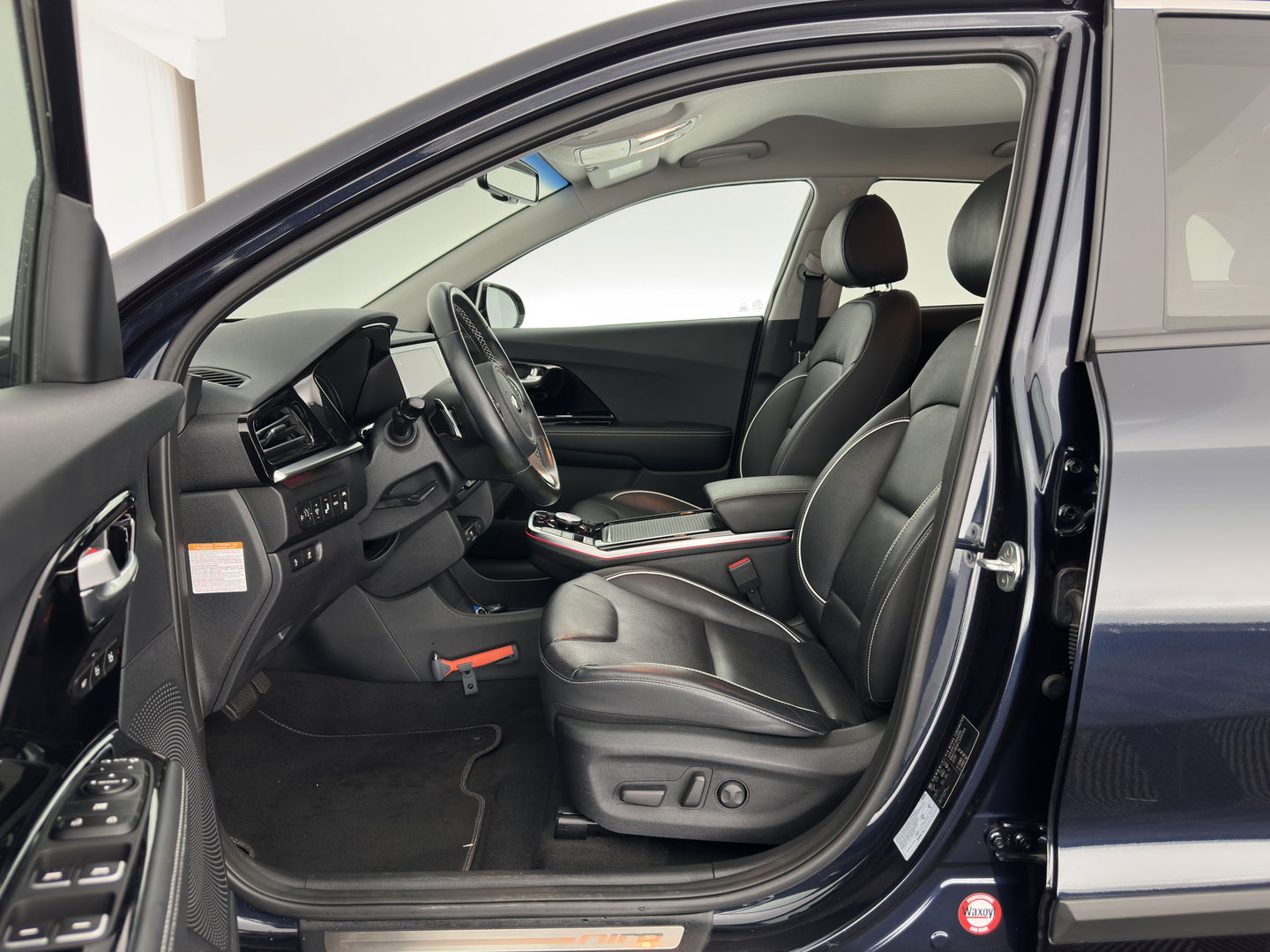 Kia e-Niro ExecutiveLine 64 kWh {SOH-89%}[ 3-Fase ] (INCL-BTW) Aut. *LUXURY-LEATHER | JBL-AUDIO | FULL-LED | NAVI-FULLMAP | DAB | ADAPTIVE-CRUISE | CAMERA | MEMORY-PACK | LANE-ASSIST | CCS-FASTLOADER | KEYLESS | DIGI-COCKPIT | 17"ALU*