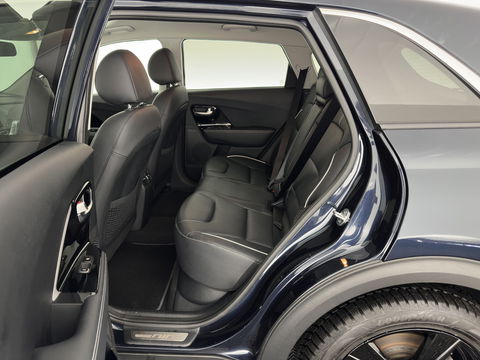 Kia e-Niro ExecutiveLine 64 kWh {SOH-89%}[ 3-Fase ] (INCL-BTW) Aut. *LUXURY-LEATHER | JBL-AUDIO | FULL-LED | NAVI-FULLMAP | DAB | ADAPTIVE-CRUISE | CAMERA | MEMORY-PACK | LANE-ASSIST | CCS-FASTLOADER | KEYLESS | DIGI-COCKPIT | 17"ALU*