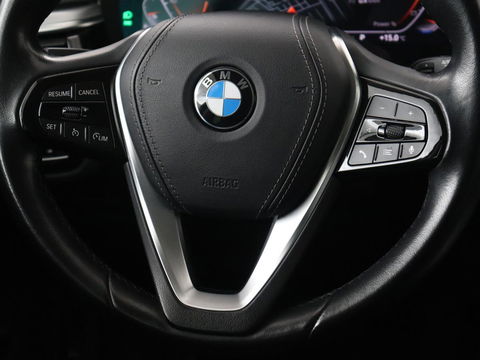 BMW 5 Serie 520i Business Edition Plus | Nappaleder | Stoelverwarming | Carplay | Laserlicht | Navigatie | Live Cockpit | Parkeerhulp | Climate control | Comfortstoelen | Cruise control | Bluetooth