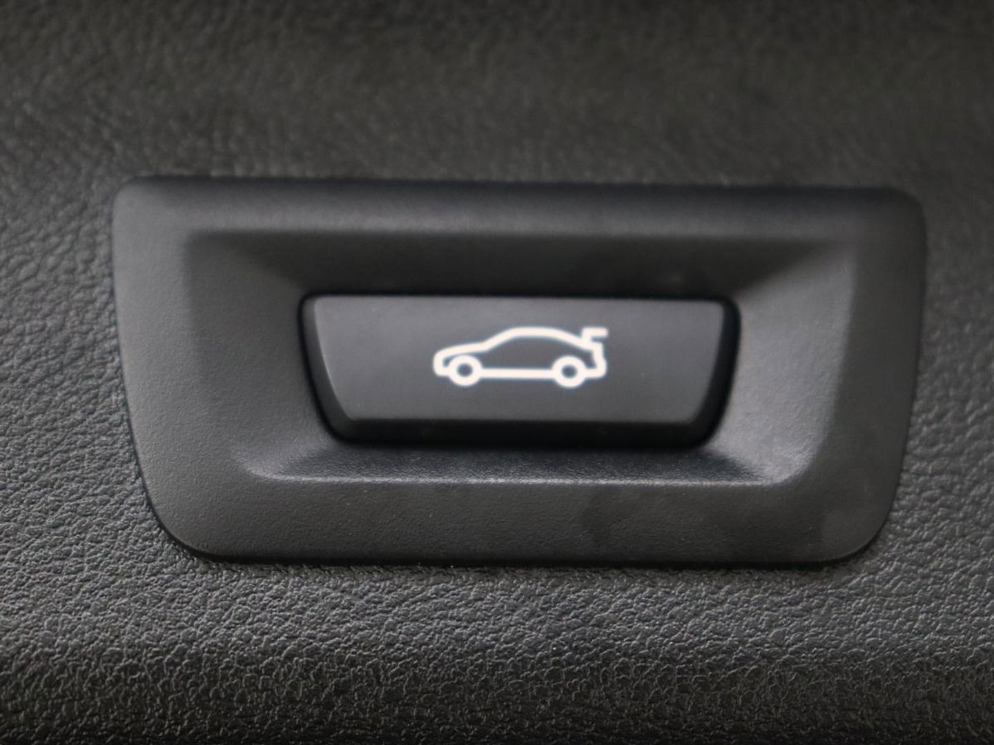 BMW 5 Serie 520i Business Edition Plus | Nappaleder | Stoelverwarming | Carplay | Laserlicht | Navigatie | Live Cockpit | Parkeerhulp | Climate control | Comfortstoelen | Cruise control | Bluetooth