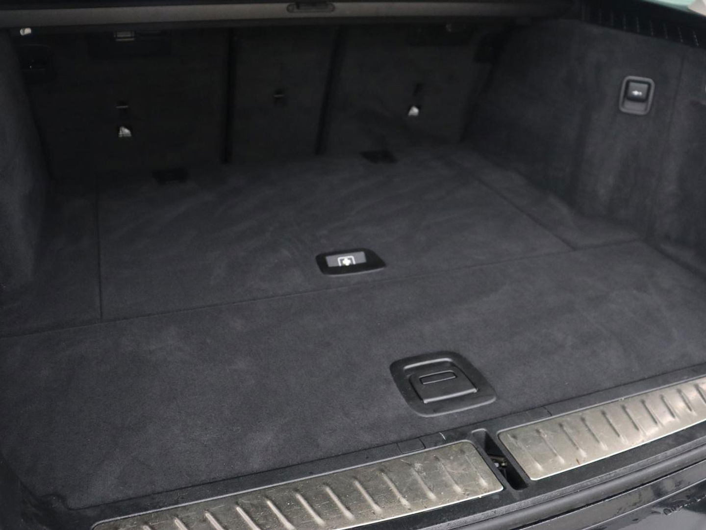 BMW 5 Serie 520i Business Edition Plus | Nappaleder | Stoelverwarming | Carplay | Laserlicht | Navigatie | Live Cockpit | Parkeerhulp | Climate control | Comfortstoelen | Cruise control | Bluetooth