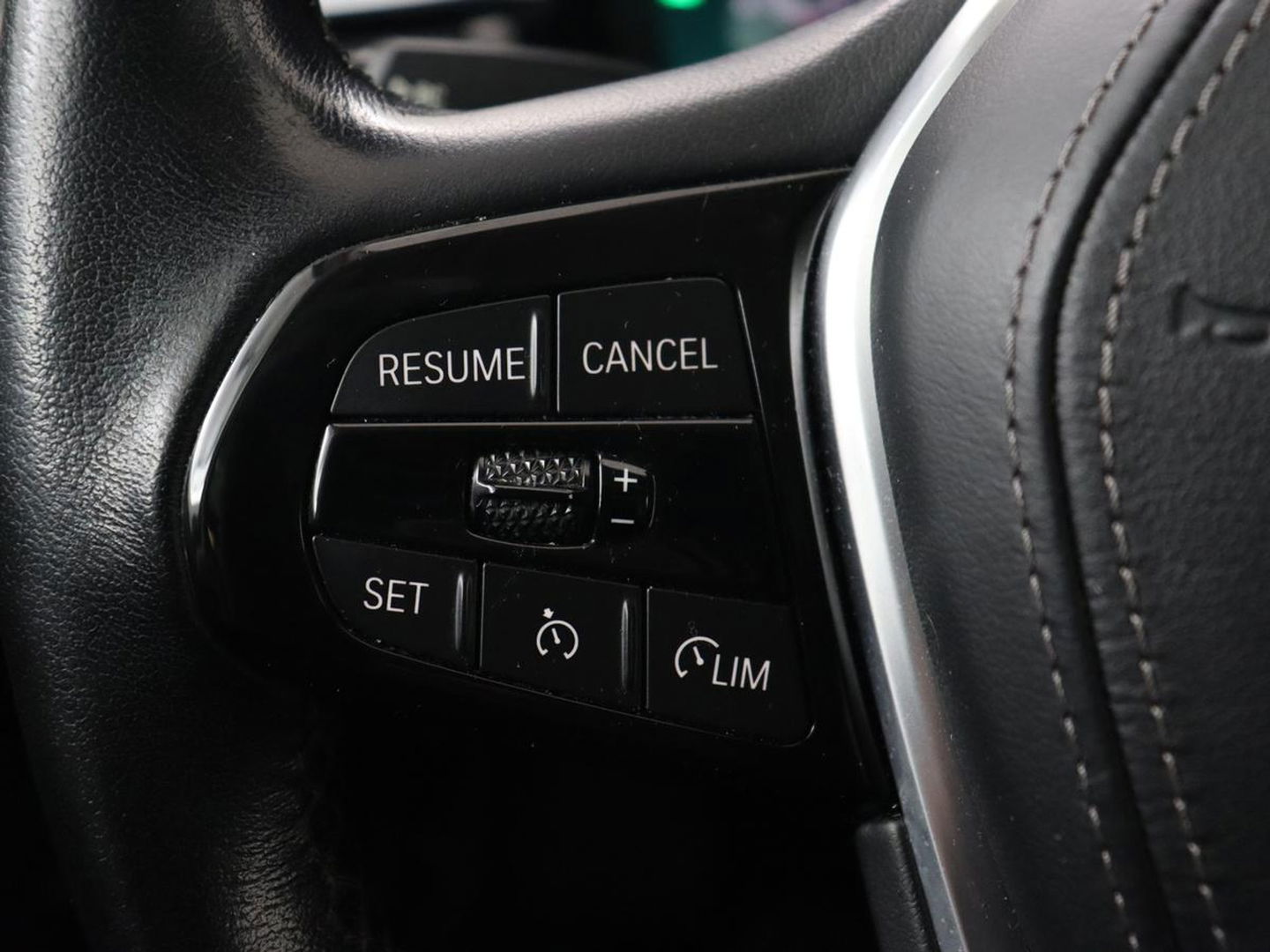 BMW 5 Serie 520i Business Edition Plus | Nappaleder | Stoelverwarming | Carplay | Laserlicht | Navigatie | Live Cockpit | Parkeerhulp | Climate control | Comfortstoelen | Cruise control | Bluetooth