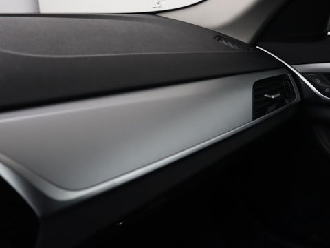 BMW 5 Serie 520i Business Edition Plus | Nappaleder | Stoelverwarming | Carplay | Laserlicht | Navigatie | Live Cockpit | Parkeerhulp | Climate control | Comfortstoelen | Cruise control | Bluetooth