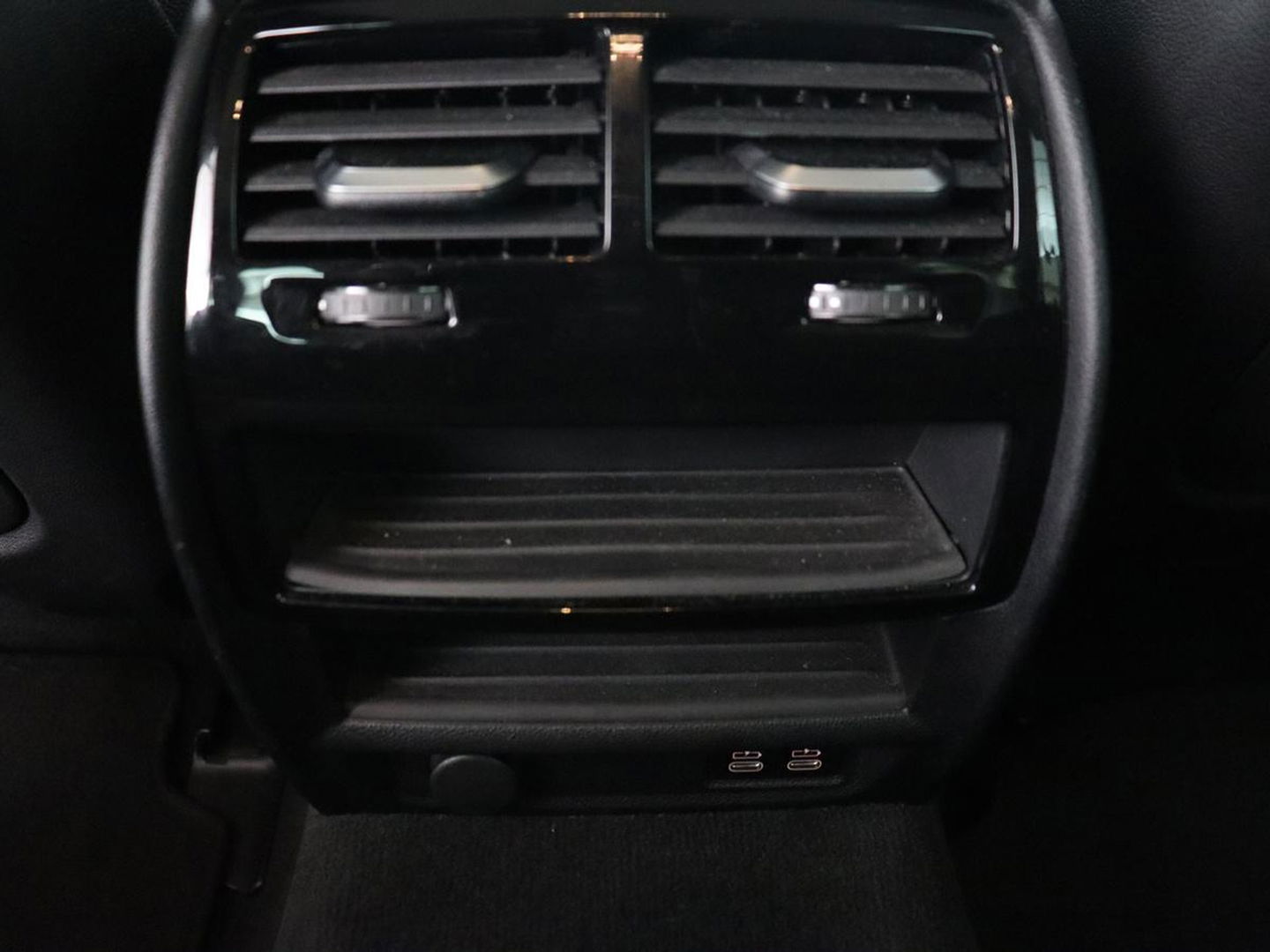 BMW 5 Serie 520i Business Edition Plus | Nappaleder | Stoelverwarming | Carplay | Laserlicht | Navigatie | Live Cockpit | Parkeerhulp | Climate control | Comfortstoelen | Cruise control | Bluetooth