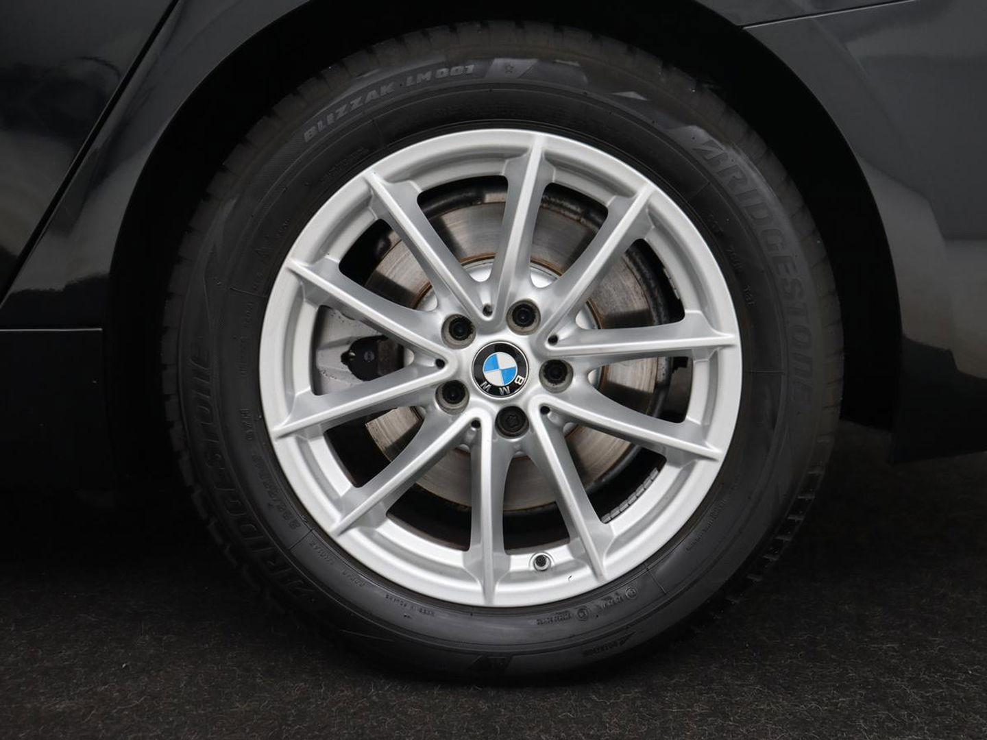 BMW 5 Serie 520i Business Edition Plus | Nappaleder | Stoelverwarming | Carplay | Laserlicht | Navigatie | Live Cockpit | Parkeerhulp | Climate control | Comfortstoelen | Cruise control | Bluetooth