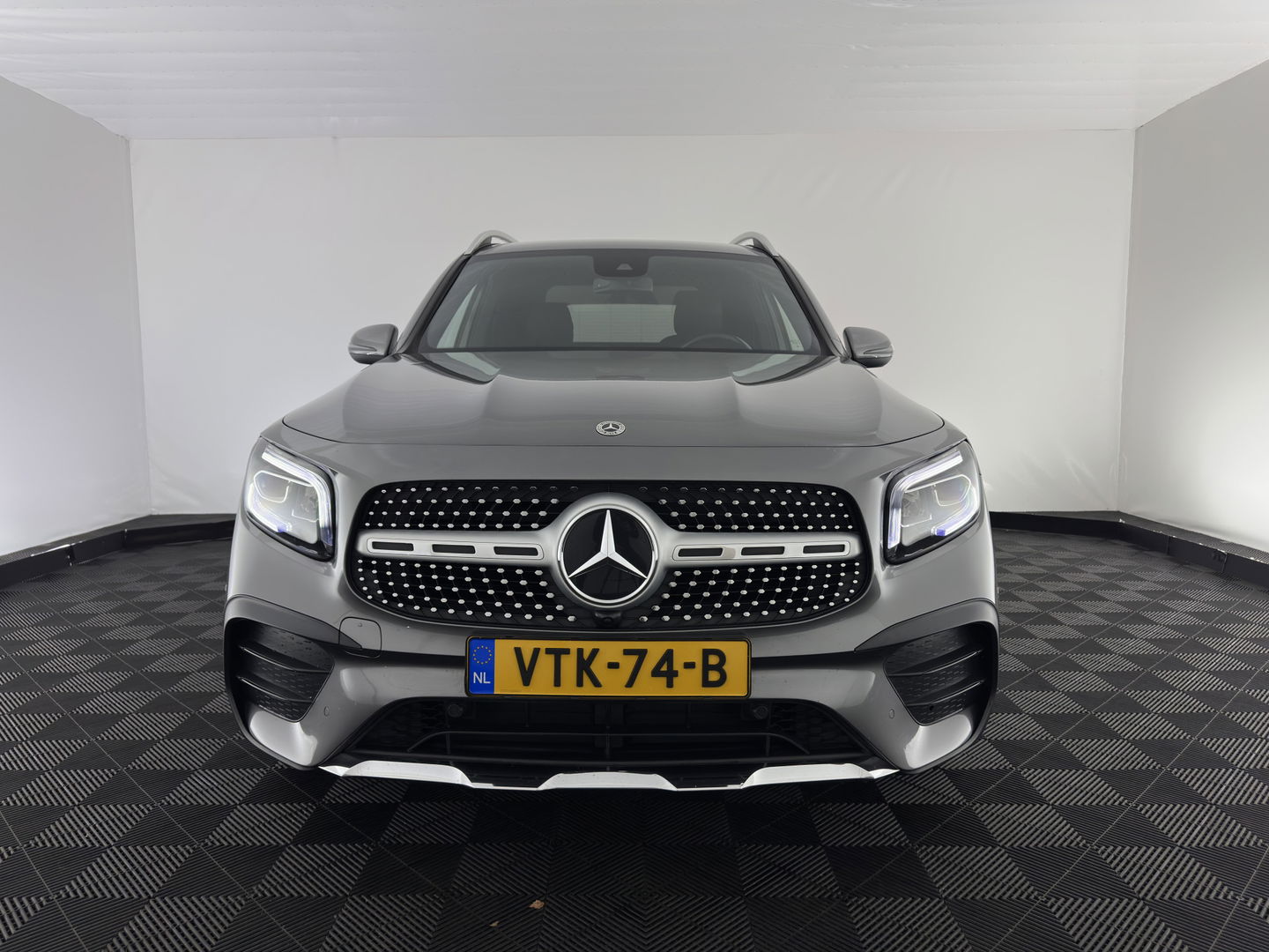 Mercedes-Benz GLB 200 d ( VAN ) Premium AMG-Sport-Pack Aut. *LEATHER-MICROFIBRE | FULL-LED | AMBIENT-LIGHT | WIDE-SCREEN-DIGICOCKPIT | HEATED-SPORTSEATS | KEYLESS | NAVI-FULLMAP | DAB+ | ECC | PDC | CRUISE | 19''ALU*