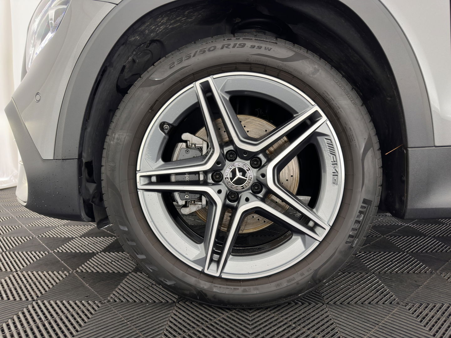 Mercedes-Benz GLB 200 d Premium AMG-Sport-Pack [ VAN ] Aut. *LEATHER-MICROFIBRE | FULL-LED | AMBIENT-LIGHT | WIDE-SCREEN-DIGICOCKPIT | HEATED-SPORTSEATS | KEYLESS | NAVI-FULLMAP | DAB+ | ECC | PDC | CRUISE | 19''ALU*