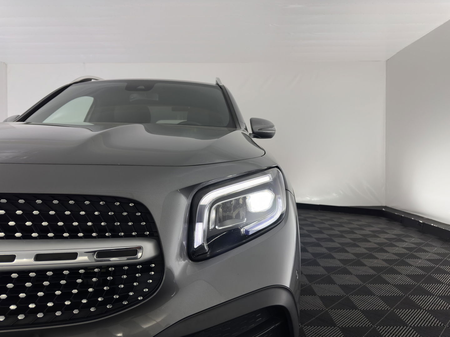 Mercedes-Benz GLB 200 d Premium AMG-Sport-Pack [ VAN ] Aut. *LEATHER-MICROFIBRE | FULL-LED | AMBIENT-LIGHT | WIDE-SCREEN-DIGICOCKPIT | HEATED-SPORTSEATS | KEYLESS | NAVI-FULLMAP | DAB+ | ECC | PDC | CRUISE | 19''ALU*