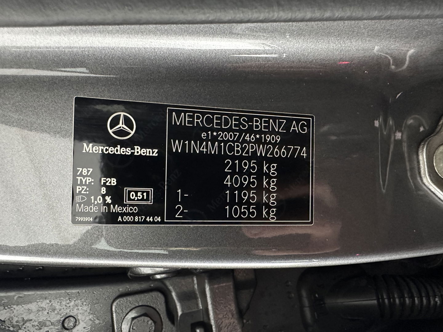 Mercedes-Benz GLB 200 d Premium AMG-Sport-Pack [ VAN ] Aut. *LEATHER-MICROFIBRE | FULL-LED | AMBIENT-LIGHT | WIDE-SCREEN-DIGICOCKPIT | HEATED-SPORTSEATS | KEYLESS | NAVI-FULLMAP | DAB+ | ECC | PDC | CRUISE | 19''ALU*