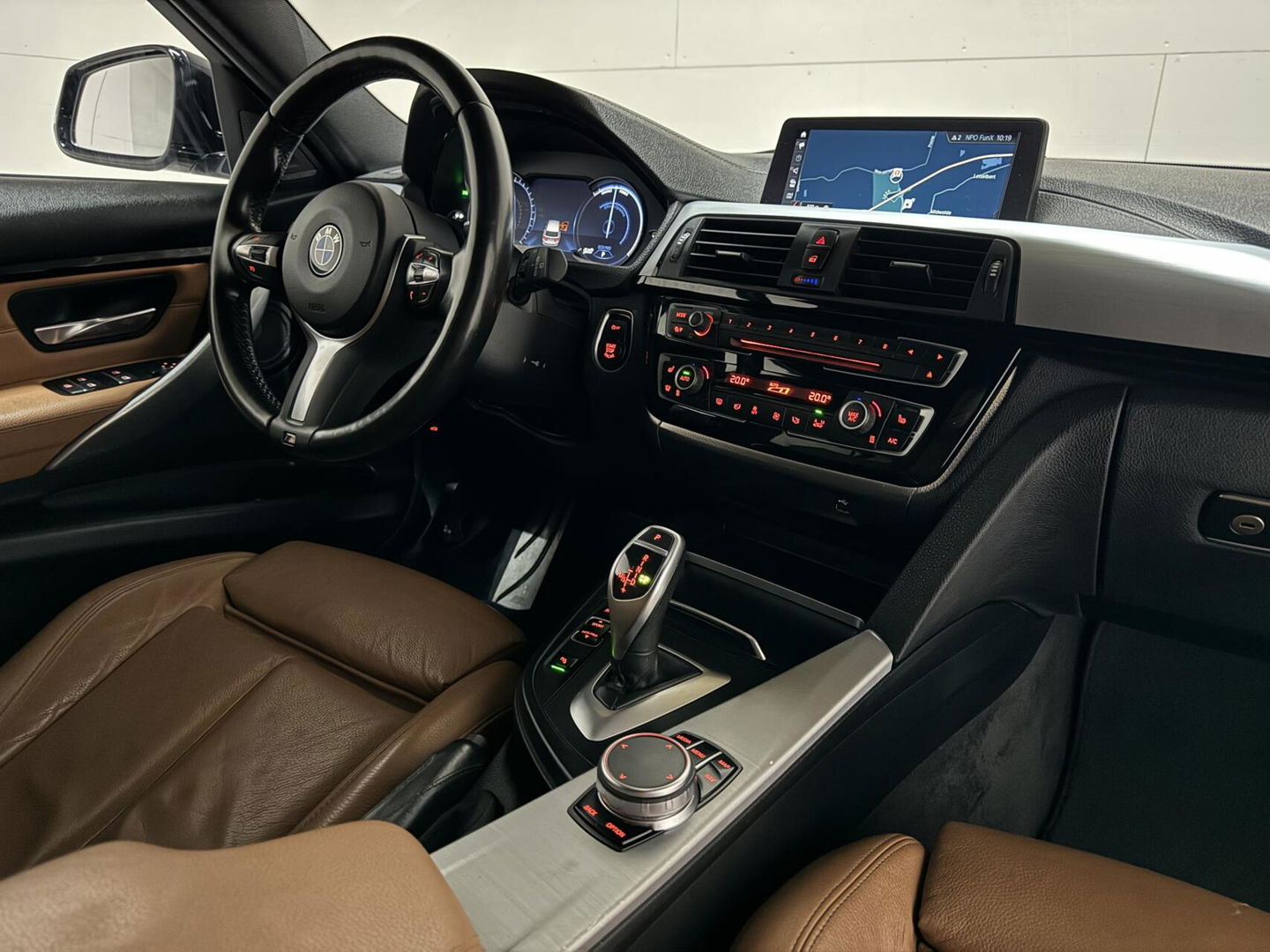 BMW 3 Serie Touring 320i M Sport Pano H/K Leer Camera NAP