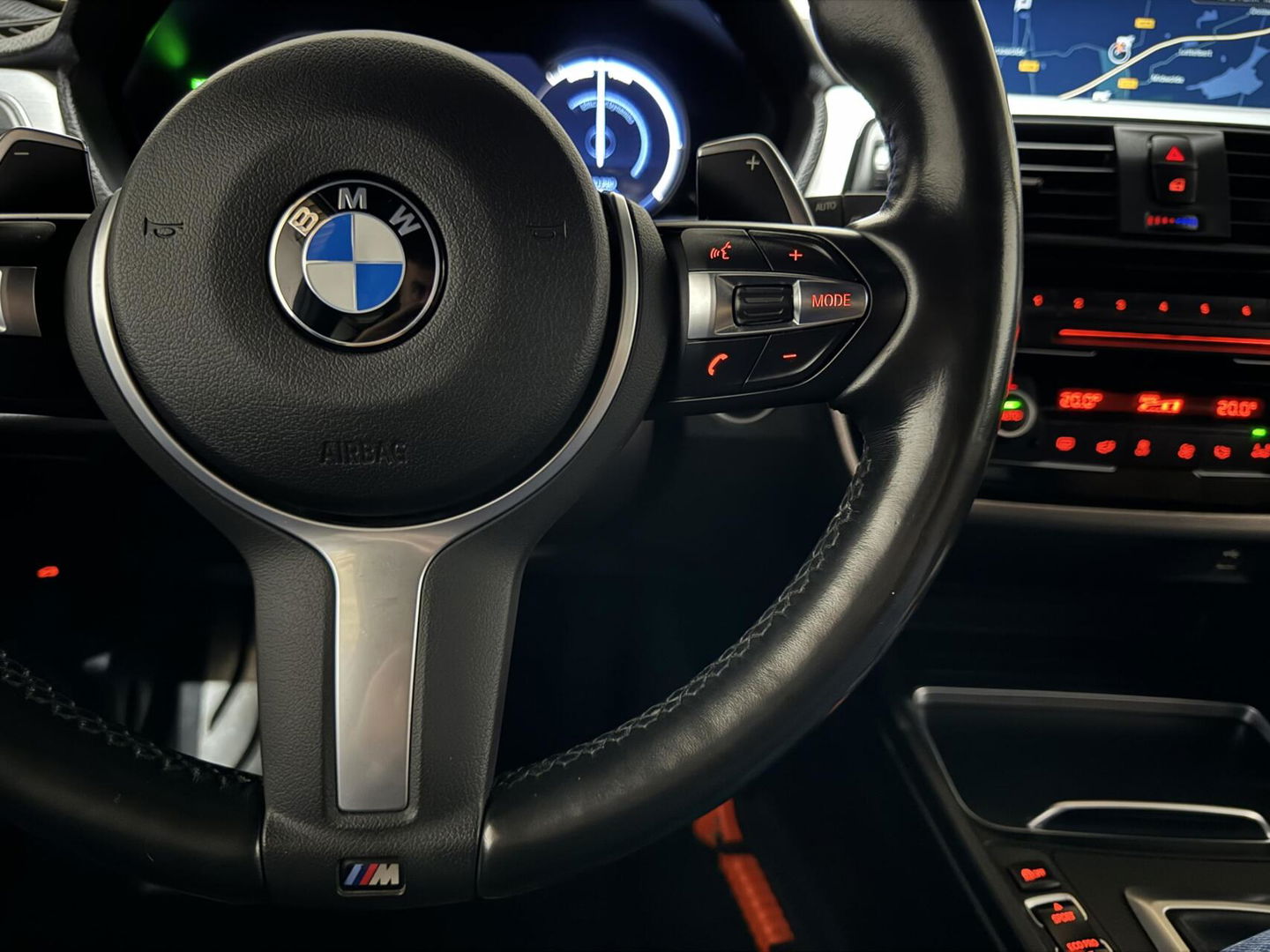BMW 3 Serie Touring 320i M Sport Pano H/K Leer Camera NAP