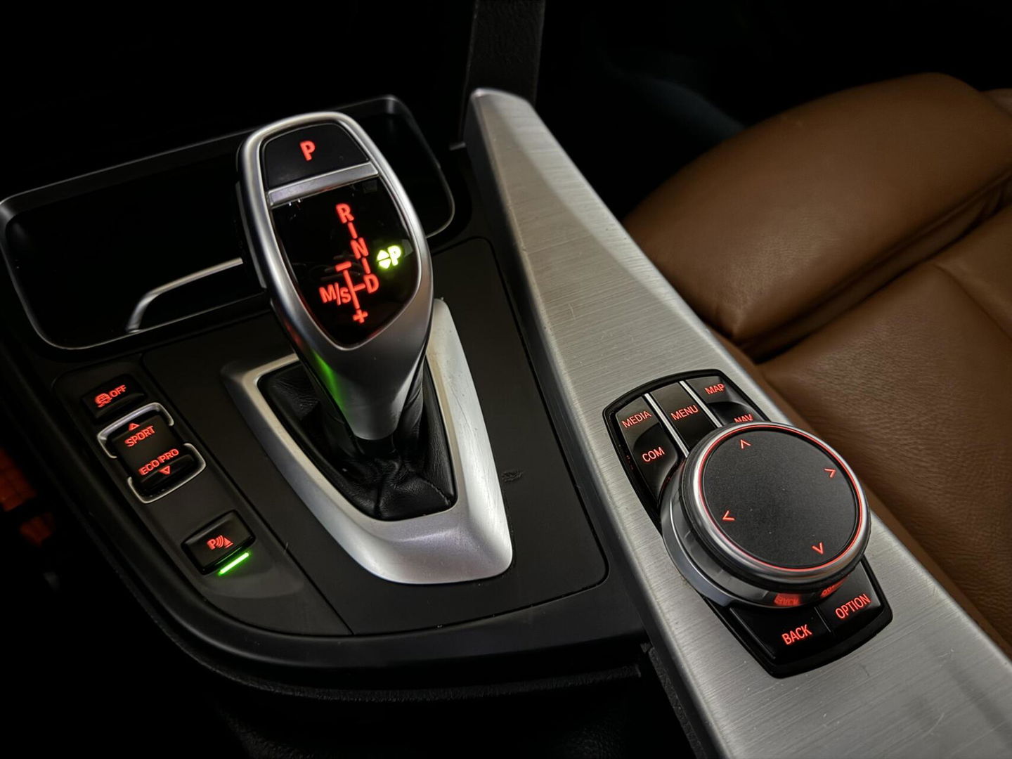 BMW 3 Serie Touring 320i M Sport Pano H/K Leer Camera NAP