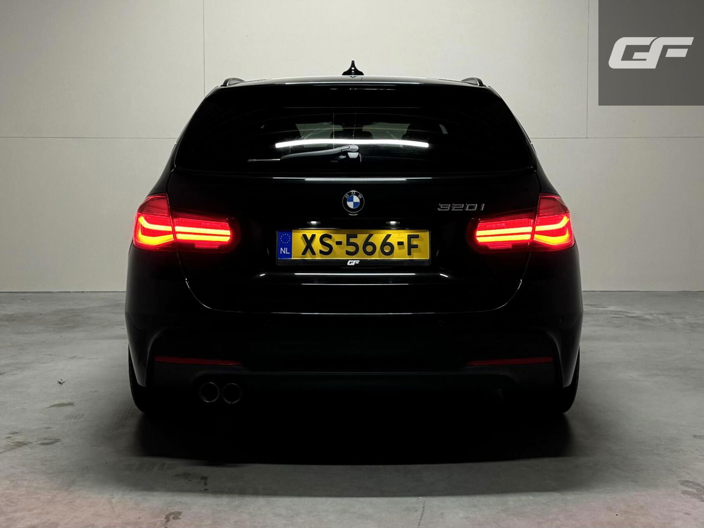 BMW 3 Serie Touring 320i M Sport Pano H/K Leer Camera NAP