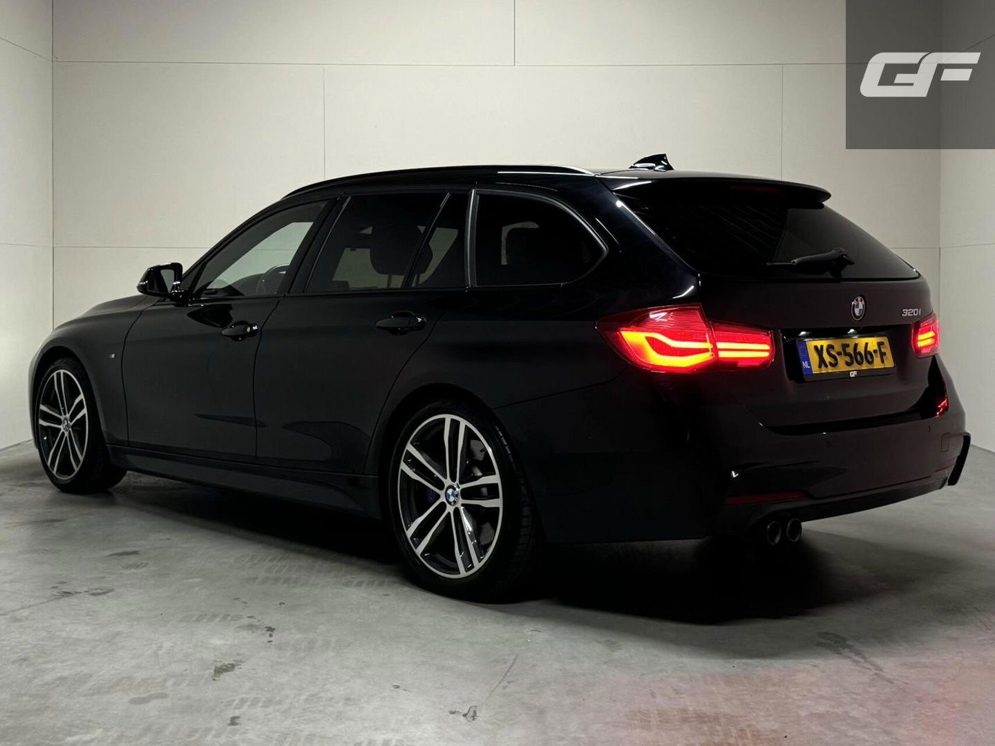 BMW 3 Serie Touring 320i M Sport Pano H/K Leer Camera NAP