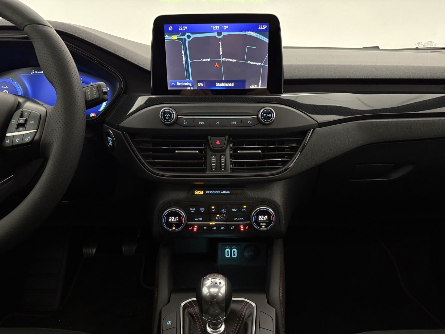 Ford Focus 1.5 EcoBlue ST Line X Business | Pano | Camera | Stoel/Stuur verw. | Trekh. | Keyless | Virtual | Carplay | NAP