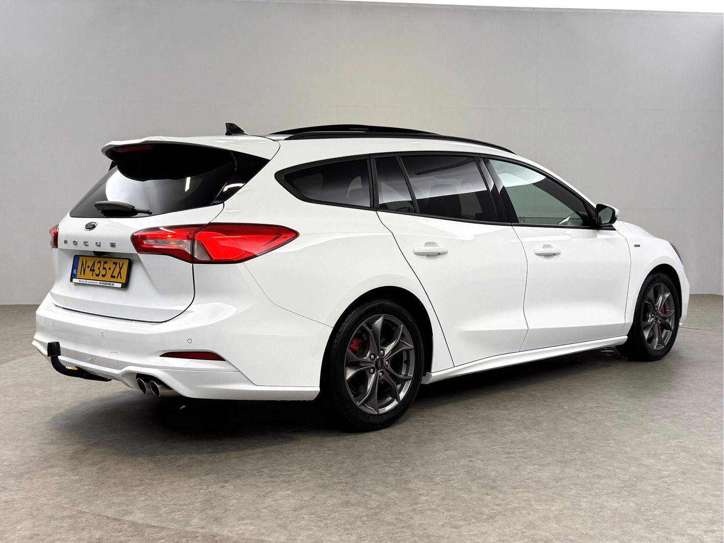 Ford Focus 1.5 EcoBlue ST Line X Business | Pano | Camera | Stoel/Stuur verw. | Trekh. | Keyless | Virtual | Carplay | NAP