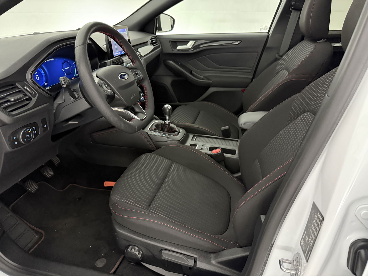 Ford Focus 1.5 EcoBlue ST Line X Business | Pano | Camera | Stoel/Stuur verw. | Trekh. | Keyless | Virtual | Carplay | NAP