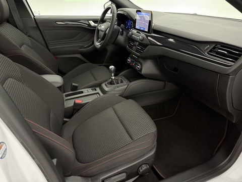 Ford Focus 1.5 EcoBlue ST Line X Business | Pano | Camera | Stoel/Stuur verw. | Trekh. | Keyless | Virtual | Carplay | NAP