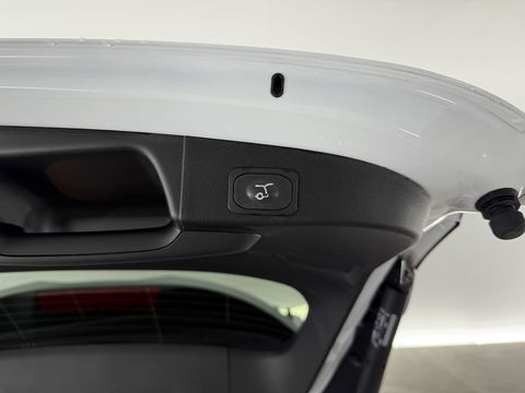 Ford Focus 1.5 EcoBlue ST Line X Business | Pano | Camera | Stoel/Stuur verw. | Trekh. | Keyless | Virtual | Carplay | NAP