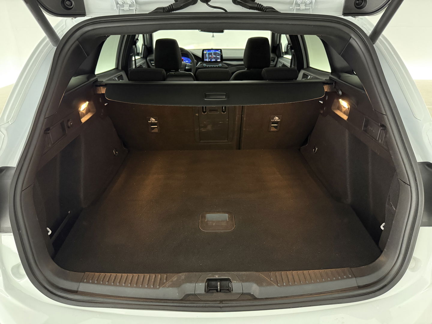 Ford Focus 1.5 EcoBlue ST Line X Business | Pano | Camera | Stoel/Stuur verw. | Trekh. | Keyless | Virtual | Carplay | NAP