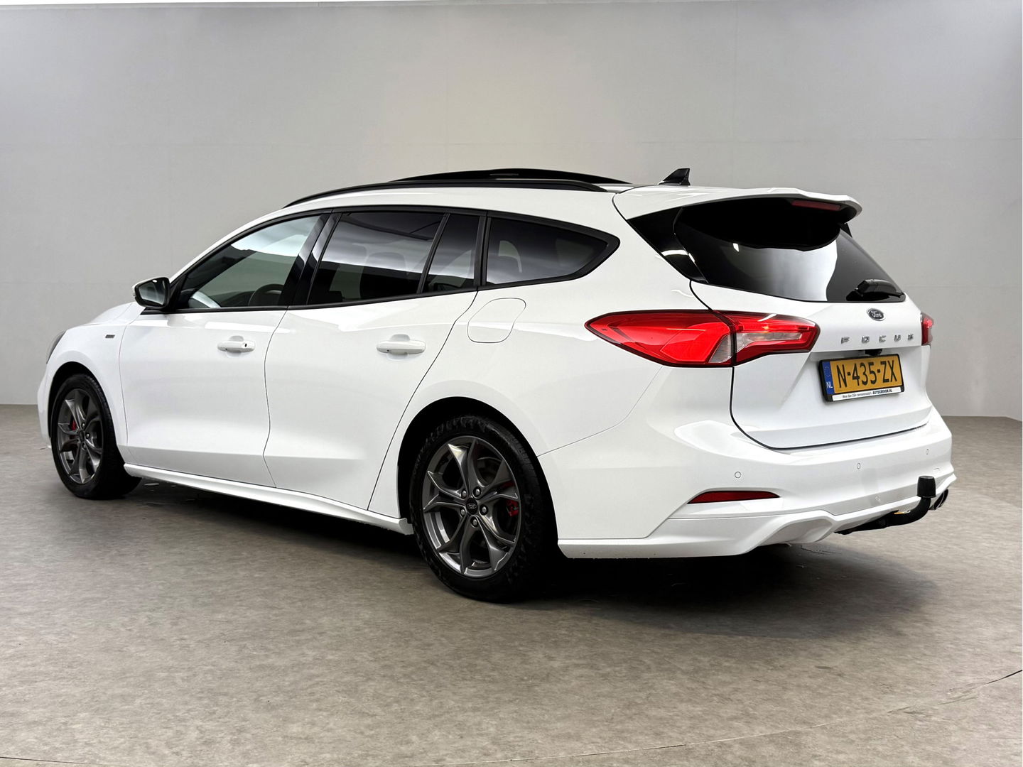 Ford Focus 1.5 EcoBlue ST Line X Business | Pano | Camera | Stoel/Stuur verw. | Trekh. | Keyless | Virtual | Carplay | NAP