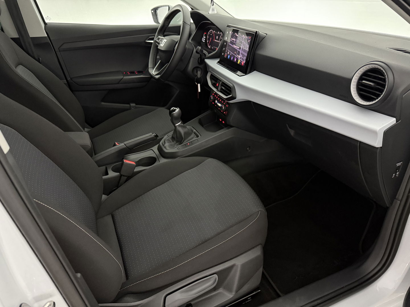 SEAT Ibiza EcoTSI Style Business Intense | Virtual | Carplay | Cruise | Stoelverw. | Navi | Parkeersens | NAP