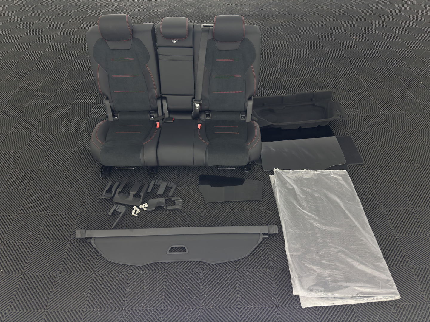 Mercedes-Benz GLB 200 d ( VAN ) Premium AMG-Sport-Pack Aut. *LEATHER-MICROFIBRE | FULL-LED | AMBIENT-LIGHT | WIDE-SCREEN-DIGICOCKPIT | HEATED-SPORTSEATS | KEYLESS | NAVI-FULLMAP | DAB+ | ECC | PDC | CRUISE | 19''ALU*