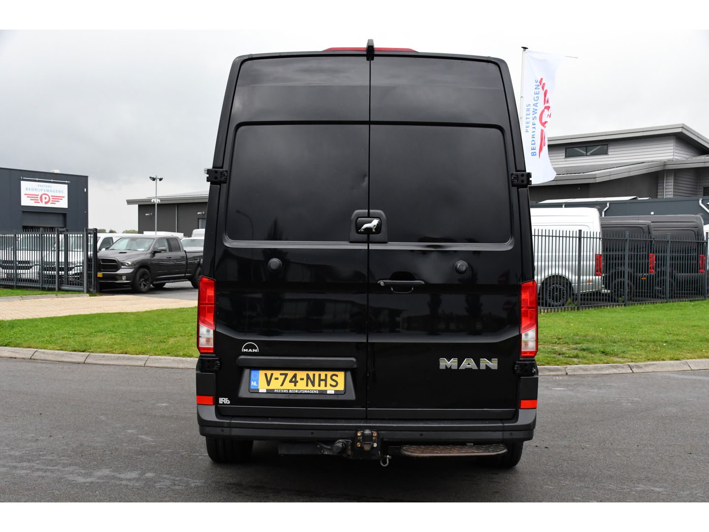 MAN TGE 35 2.0 L4H3 Black Edition Camera, Cruise, Carplay, LED, 177PK, Multimedia, Clima, Stoelverarming, Automaat, Uniek!