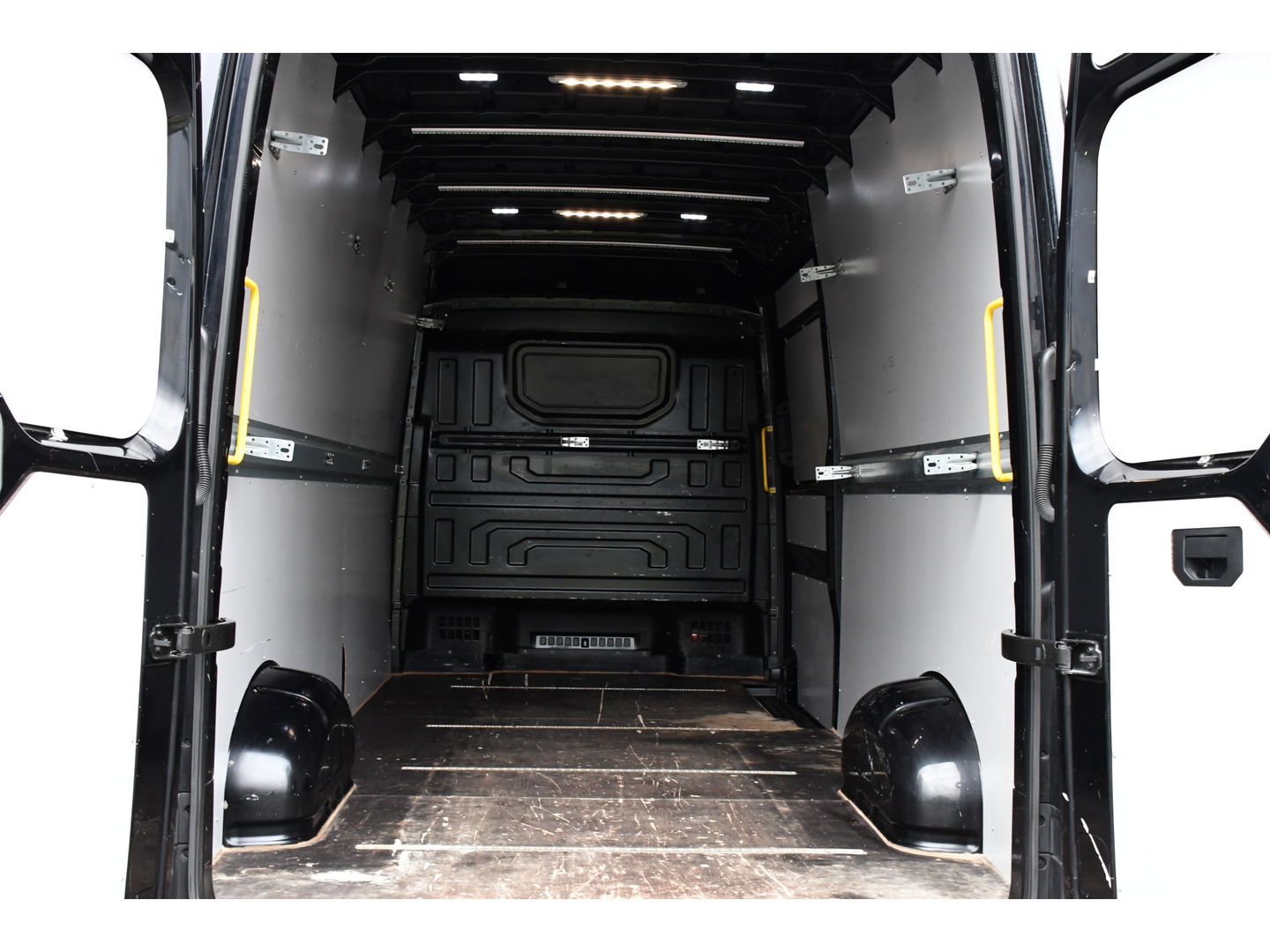 MAN TGE 35 2.0 L4H3 Black Edition Camera, Cruise, Carplay, LED, 177PK, Multimedia, Clima, Stoelverarming, Automaat, Uniek!