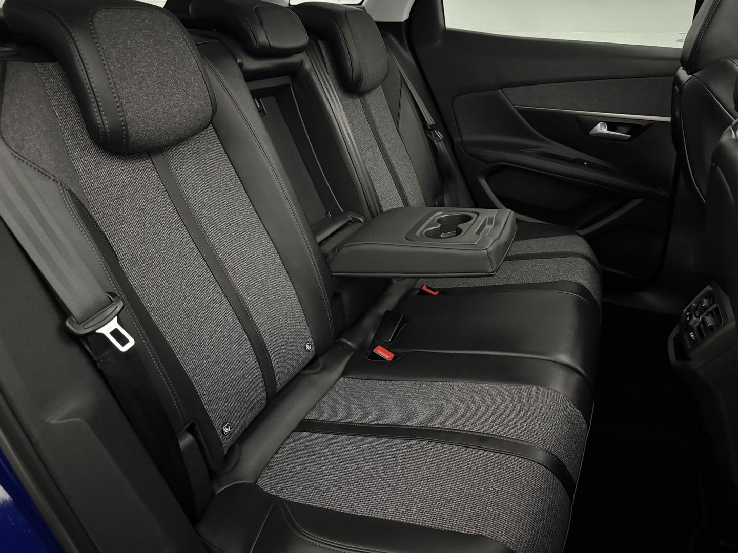 Peugeot 3008 1.2 PureTech | Pano | Virtual | Sfeer | Camera | Carplay | Adap. Cruise | Navi | Keyless | NAP