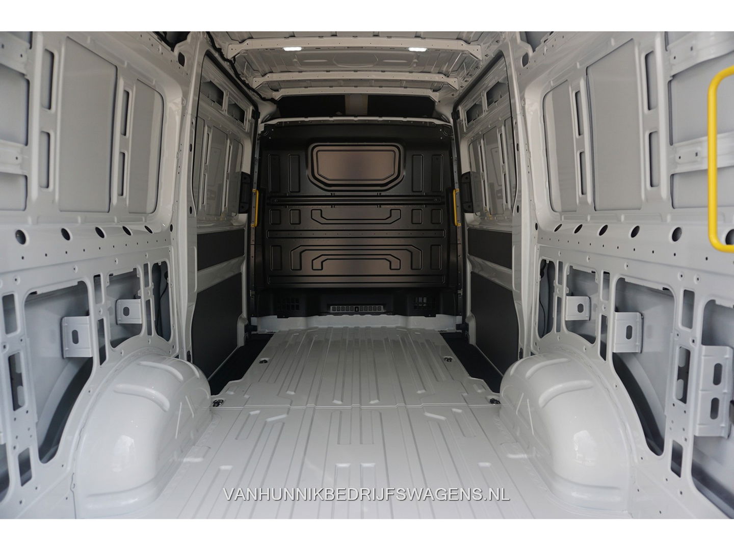 Volkswagen Crafter 35 140PK L3H3 Facelift BPM VRIJ 10" Scherm Apple CP/Android A, 270° deuren!! NR. J01*
