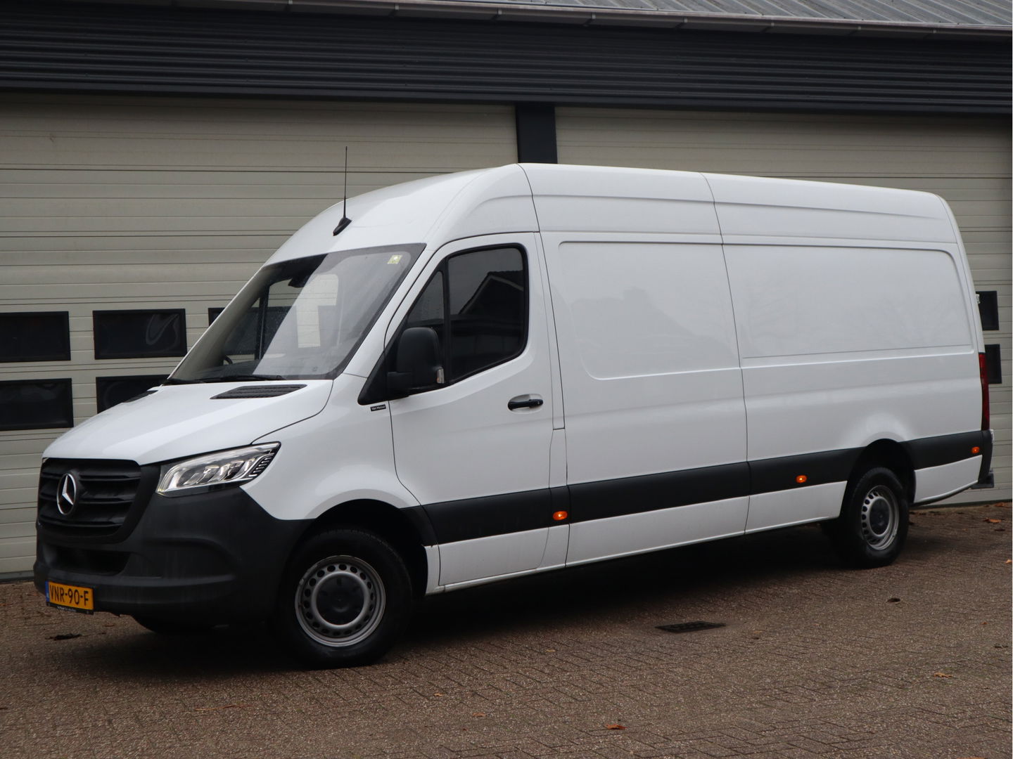 Mercedes-Benz Sprinter 317 CDI Euro 6 L3H2 Maxi - LED - MBUX - Cruise