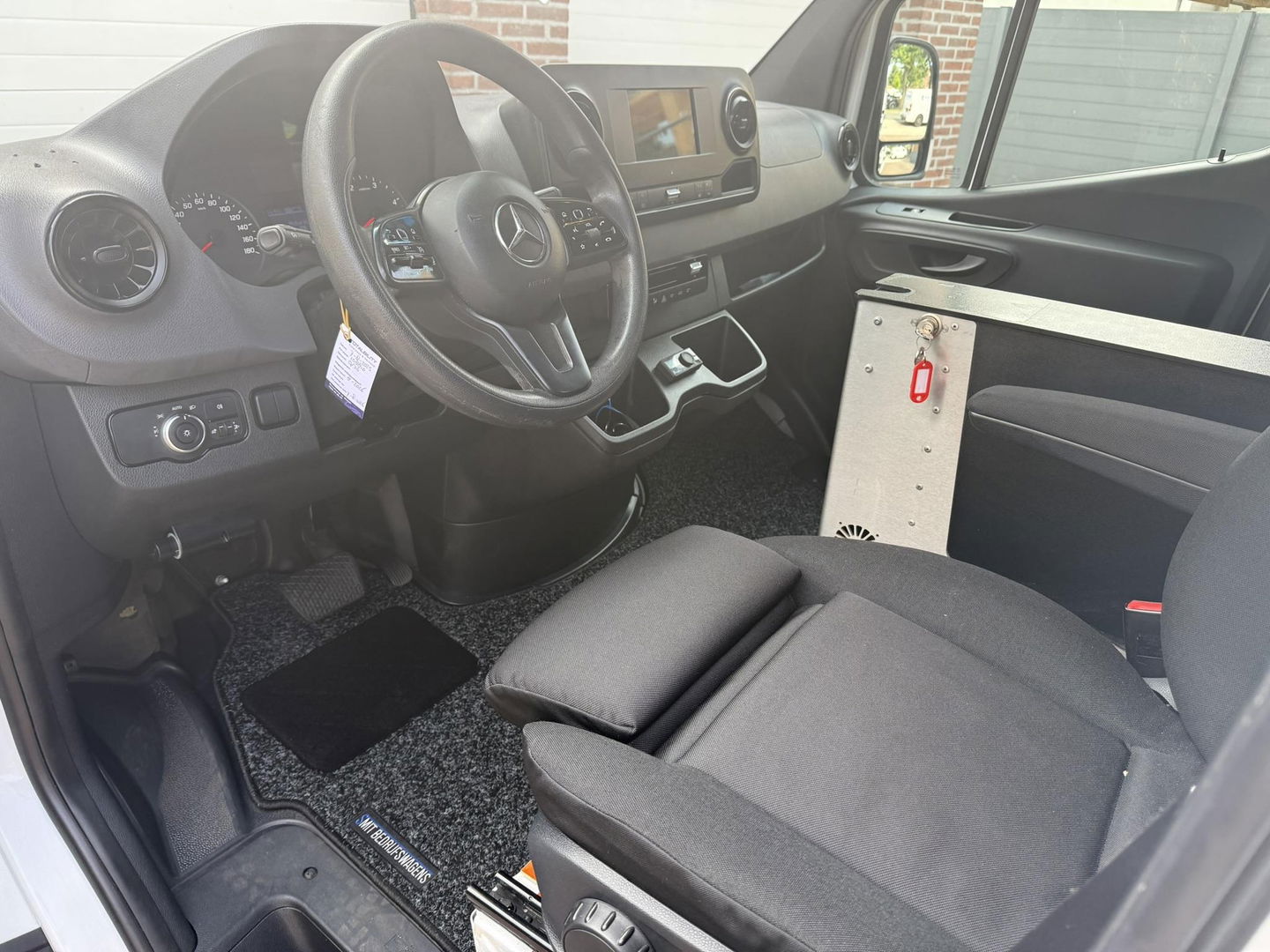 Mercedes-Benz Sprinter 314 2.2 CDI L1H2 service bus omvormer standkachel