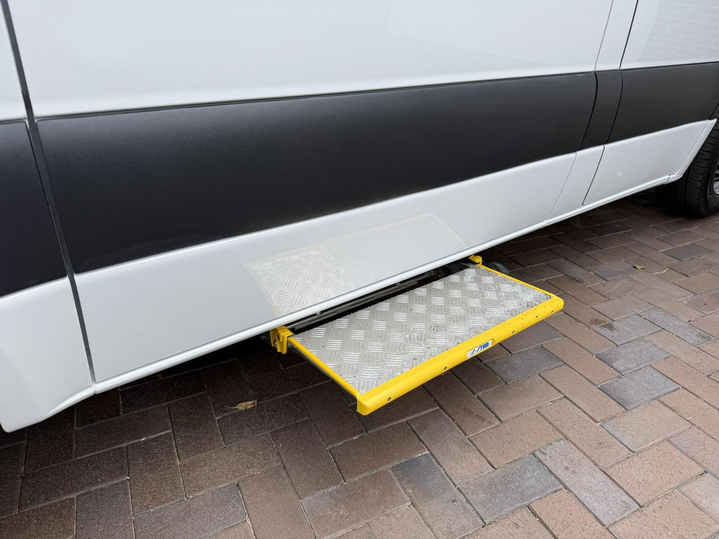 Mercedes-Benz Sprinter 314 2.2 CDI L1H2 service bus omvormer standkachel