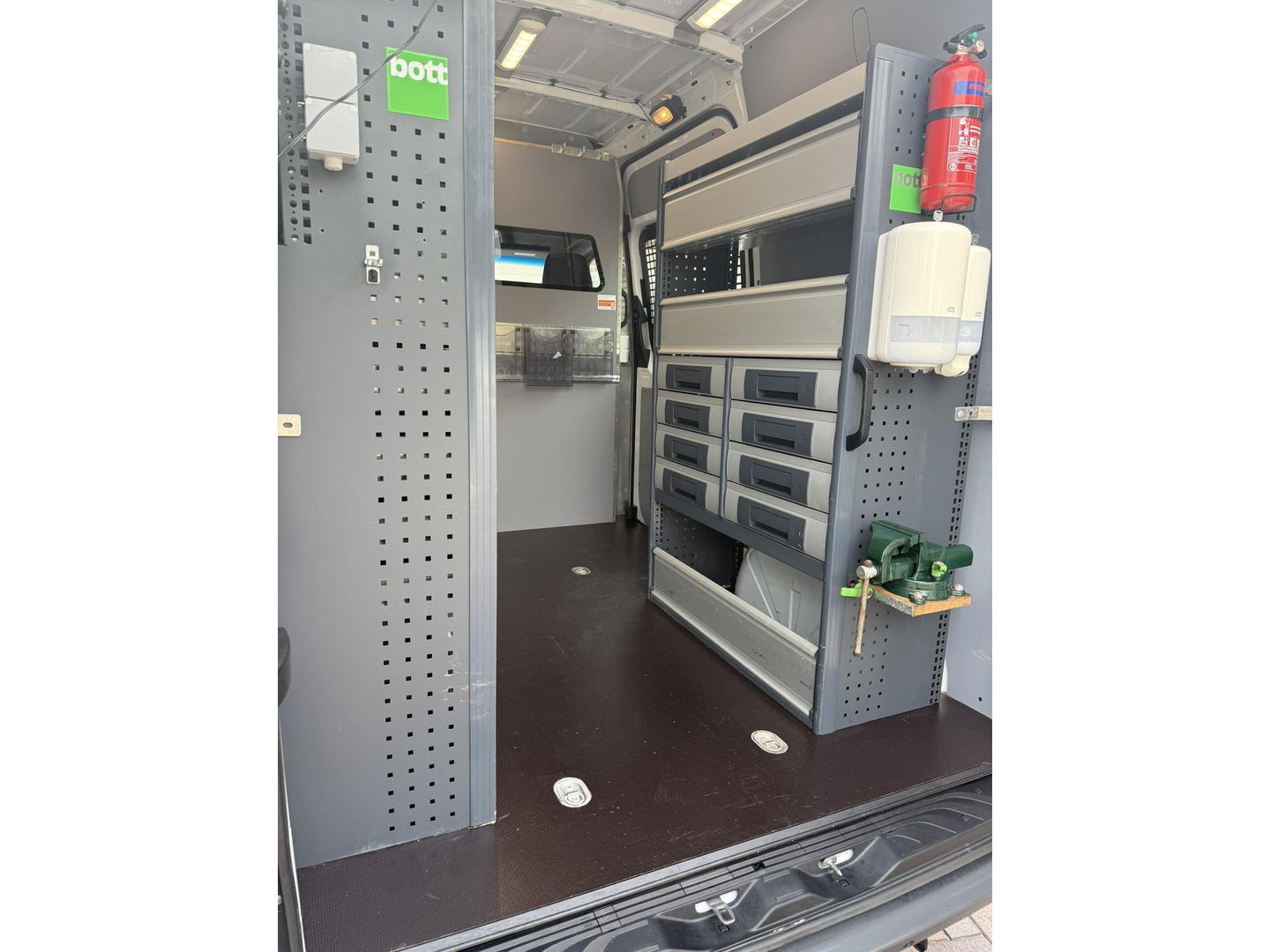 Mercedes-Benz Sprinter 314 2.2 CDI L1H2 service bus omvormer standkachel