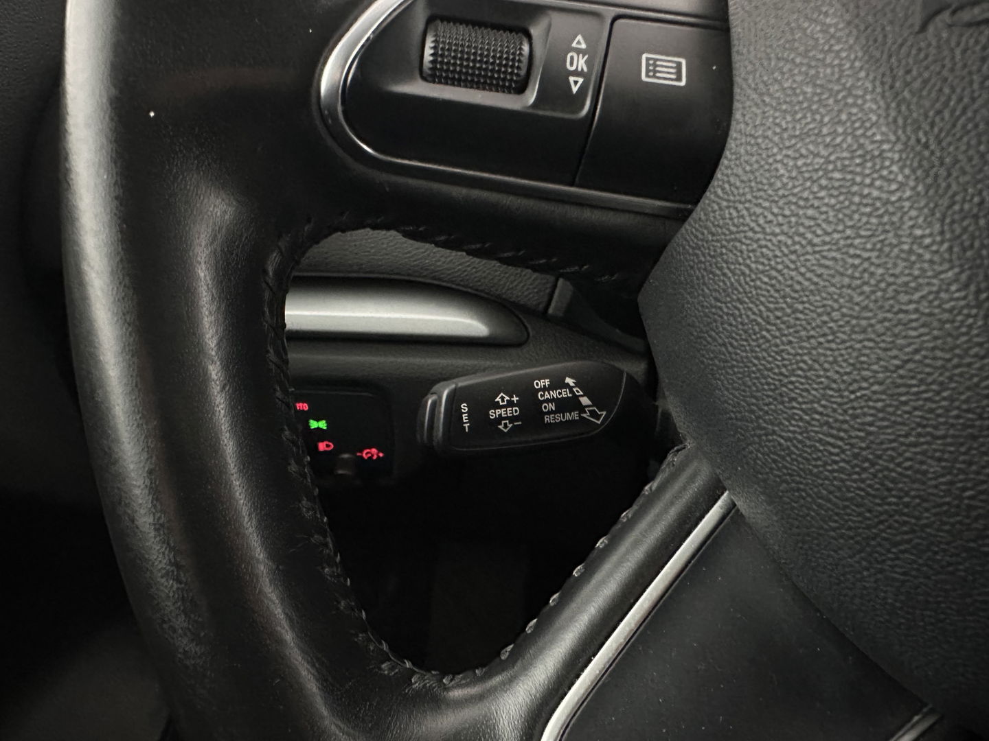 Audi A3 Limousine 1.6 TDI Ambition Sport Edition S-Line *LEATHER-FABRIC | XENON | NAVI-FULLMAP | COMFORT-SEATS | PRIVACY-GLASS | ECC | PDC | CRUISE | 18''ALU*