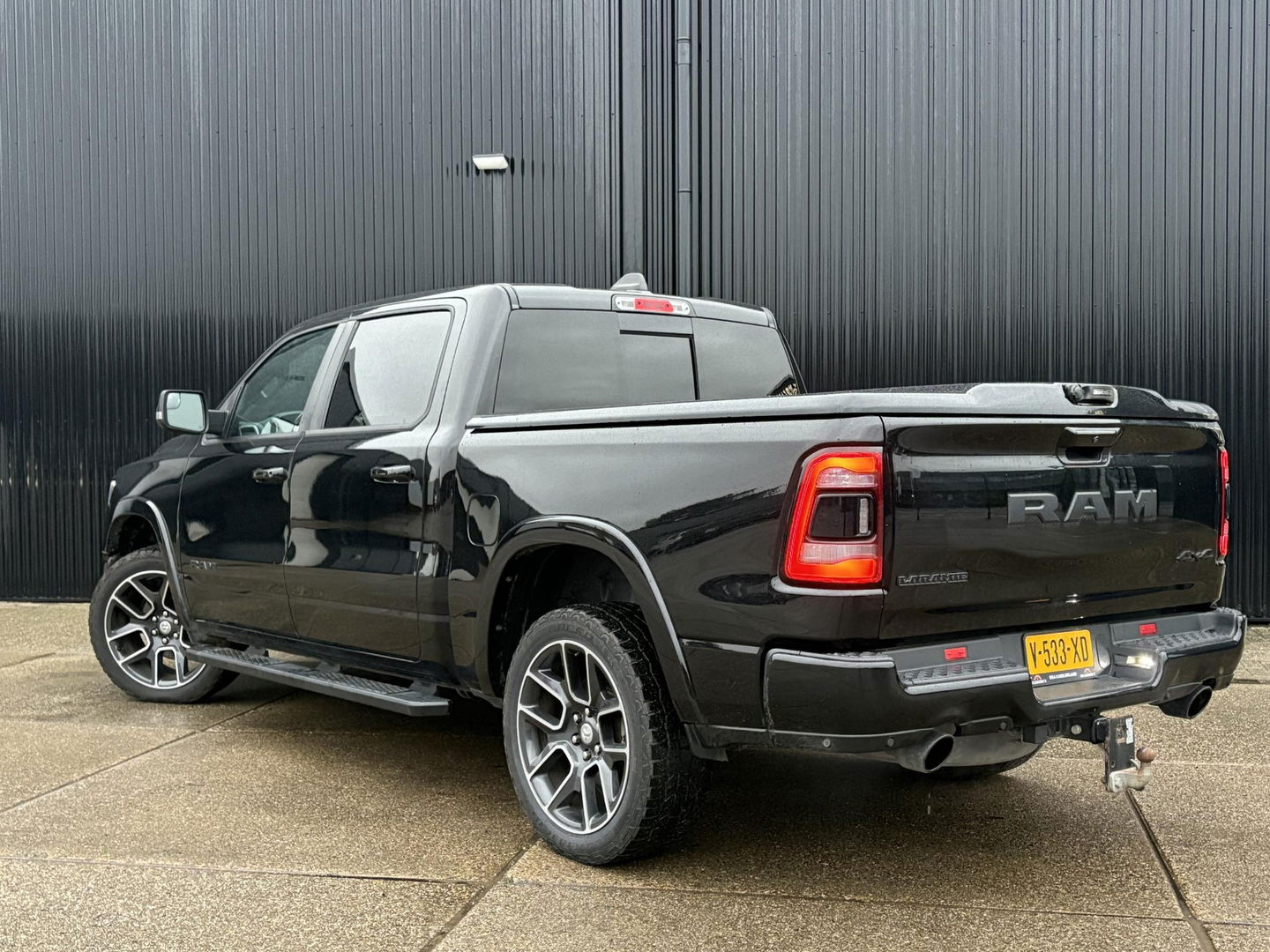 Dodge Ram Pick-Up 1500 5.7 V8 Laramie Crew Cab NIGHT PACK | LEDER/ALCANTARA | ADAPTIVE CRUISE | LED | 360 CAMERA
