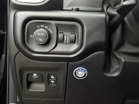 Dodge Ram Pick-Up 1500 5.7 V8 Laramie NIGHT PACK | LEDER/ALCANTARA | ADAPTIVE CRUISE | LED | 360 CAMERA