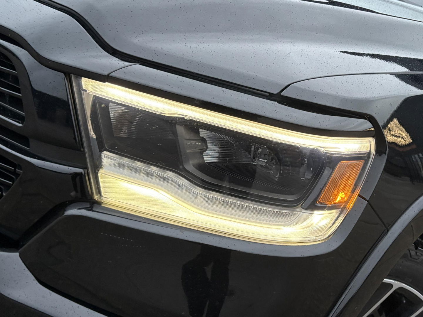 Dodge Ram Pick-Up 1500 5.7 V8 Laramie NIGHT PACK | LEDER/ALCANTARA | ADAPTIVE CRUISE | LED | 360 CAMERA