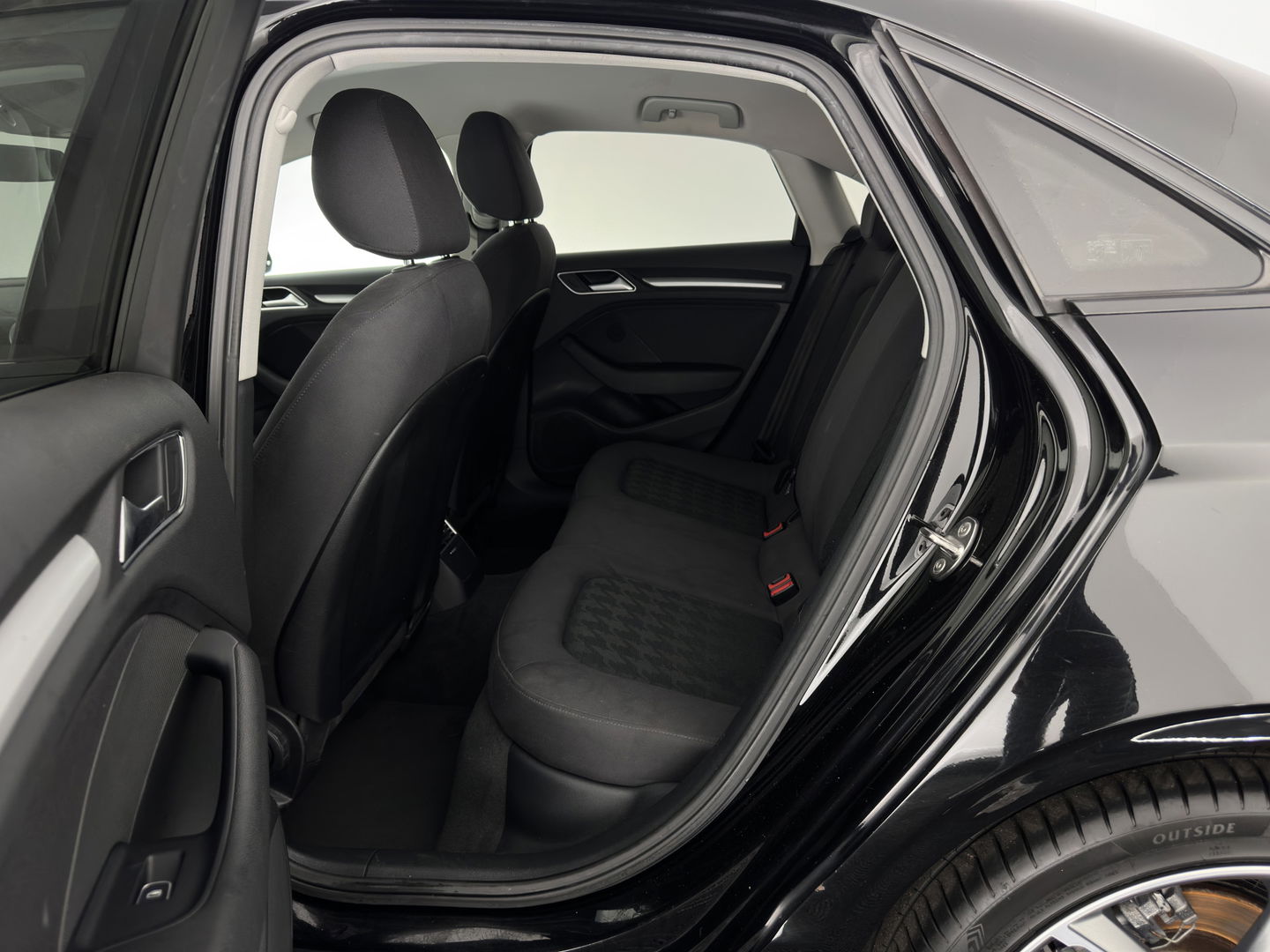 Audi A3 Limousine 1.6 TDI S-Line Ambition Sport Edition *XENON | NAVI-FULLMAP | COMFORT-SEATS | PRIVACY-GLASS | ECC | PDC | CRUISE | 18''ALU*