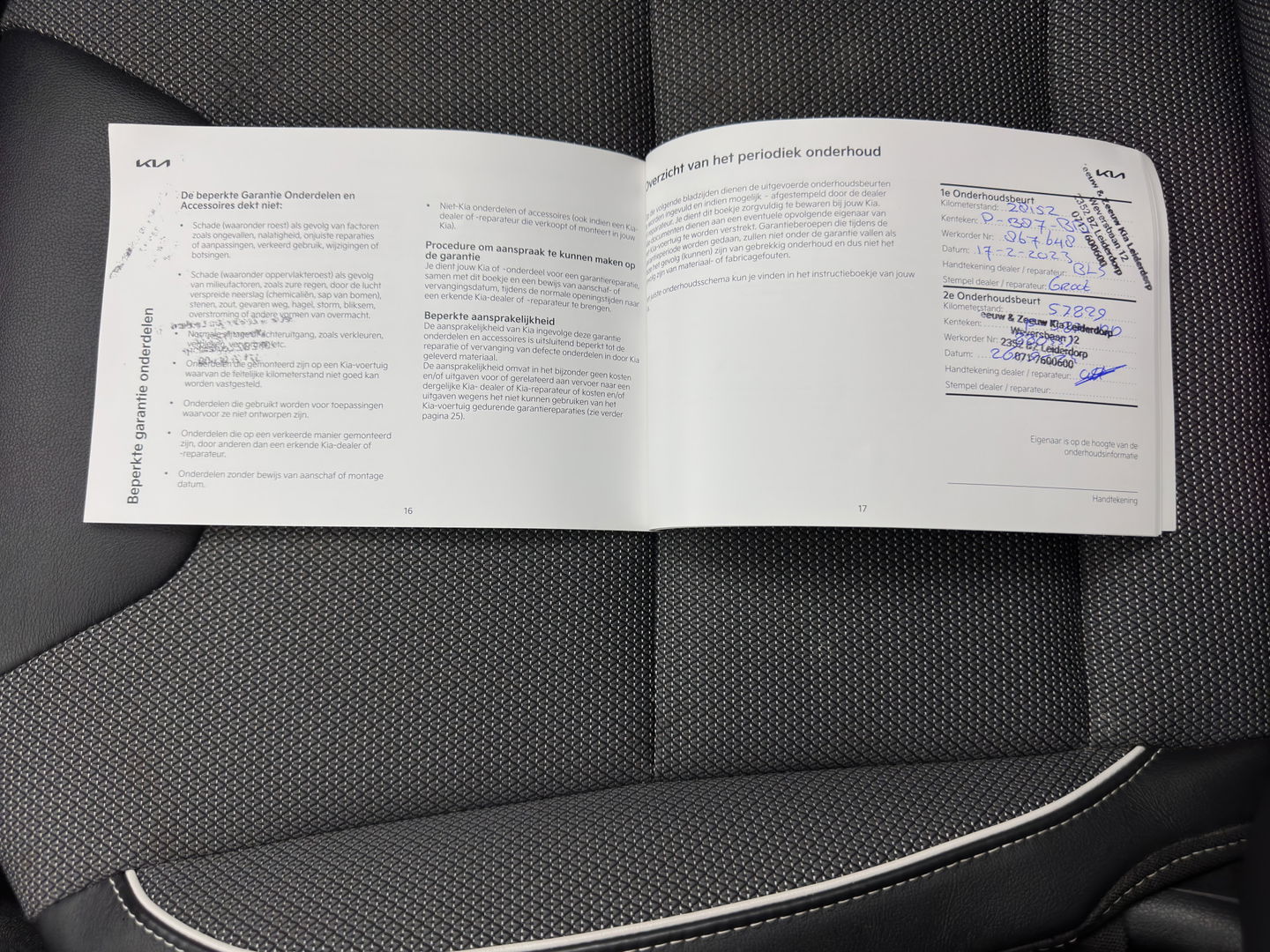Kia e-Niro DynamicPlusLine 64 kWh [ 3-Fase ] {SOH-96%} (INCL-BTW) Aut.*PANO | LEATHER-FABRIC | FULL-LED | NAVI-FULLMAP | DAB+ | ADAPTIVE-CRUISE | CAMERA | HEATED-COMFORTSEATS | KEYLESS | DIGI-COCKPIT | SHIFT-PADDLES | CARPLAY | LANE-ASSIST | ...