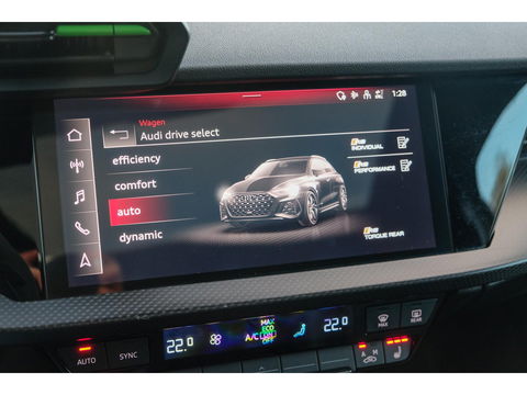 Audi RS3 Sportback 2.5 TFSI 400PK Quattro Hulk Panoramadak *BTW* Keramisch VOL! Massage B&O audio RS Dynamic