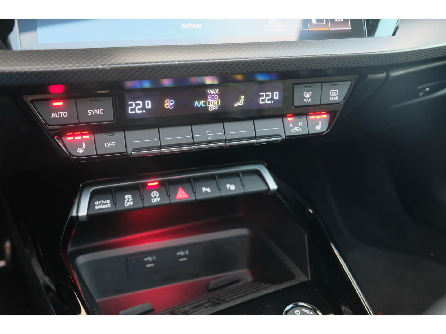 Audi RS3 Sportback 2.5 TFSI 400PK Quattro Hulk Panoramadak *BTW* Keramisch VOL! Massage B&O audio RS Dynamic