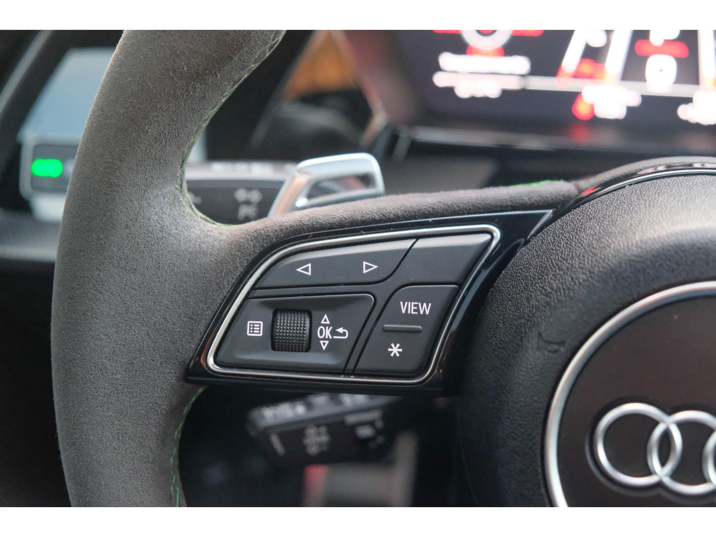 Audi RS3 Sportback 2.5 TFSI 400PK Quattro Hulk Panoramadak *BTW* Keramisch VOL! Massage B&O audio RS Dynamic