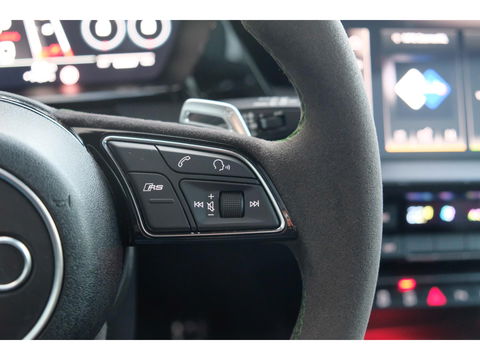 Audi RS3 Sportback 2.5 TFSI 400PK Quattro Hulk Panoramadak *BTW* Keramisch VOL! Massage B&O audio RS Dynamic